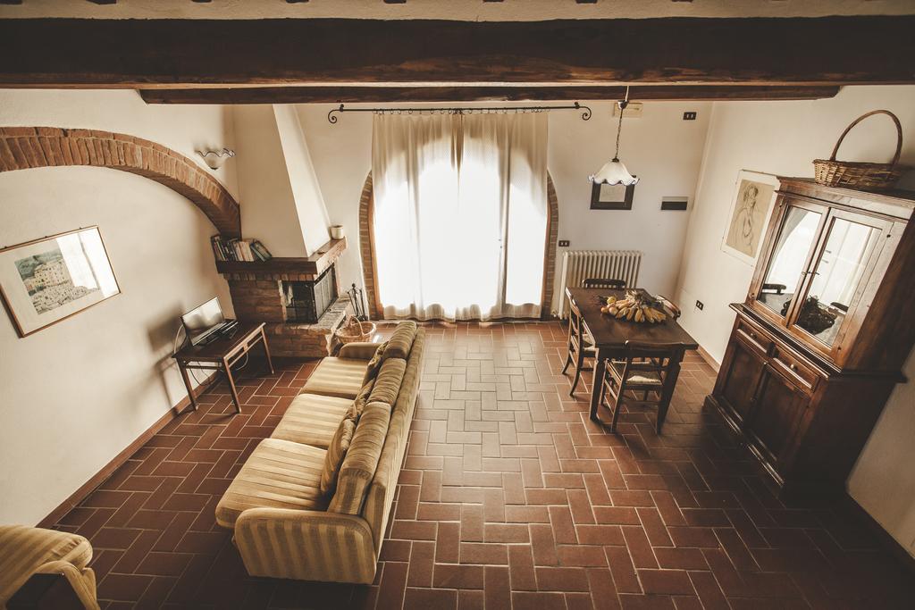 Montefollonico Agriturismo Zampugna מראה חיצוני תמונה